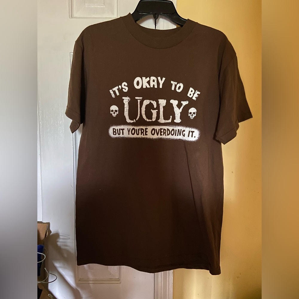 Brown Short Sleeve Tee with Bold Graphic